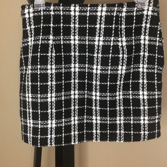 TWEED MINI SKIRT - Picture 2 of 5